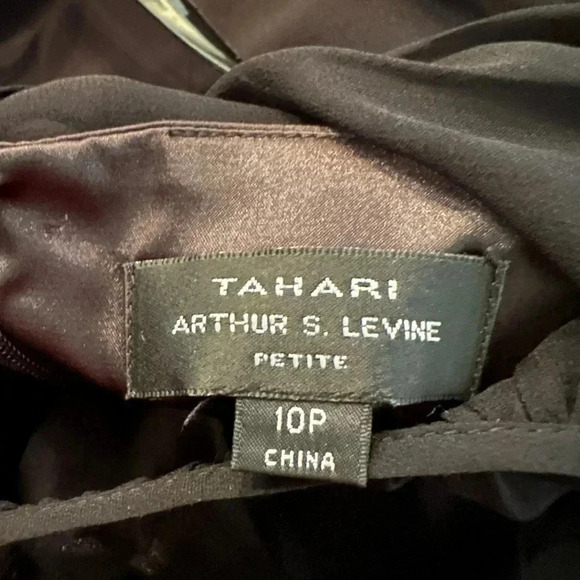 Tahari black dress size 10P (petite) - Picture 9 of 9